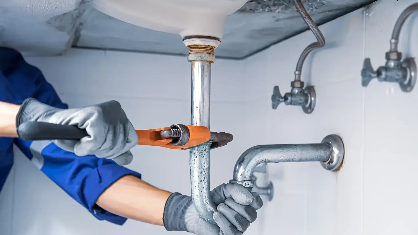 Encanador 24h para vazamento e desentupimento em Londrina, PR